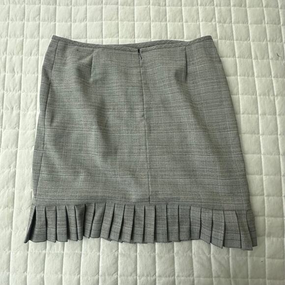Tahari Skirt Suit Womens 14P Gray Check Pleated Hem Dainty Bow Detail Officewear - Picture 6 of 16